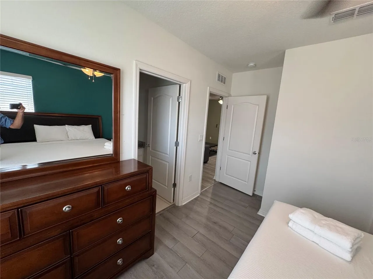Slide show image of the Orlando Florida Home for Sale 52