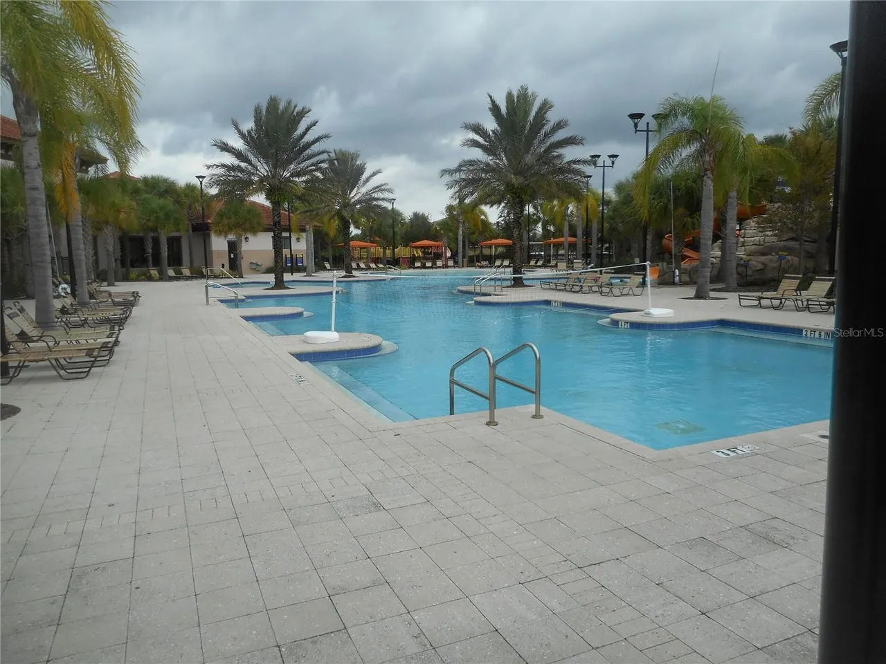Slide show image of the Orlando Florida Home for Sale 57