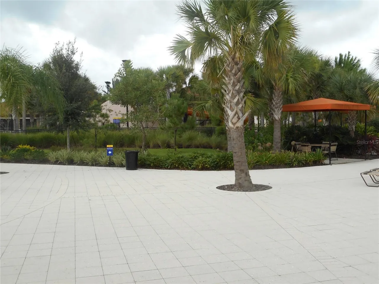 Slide show image of the Orlando Florida Home for Sale 67
