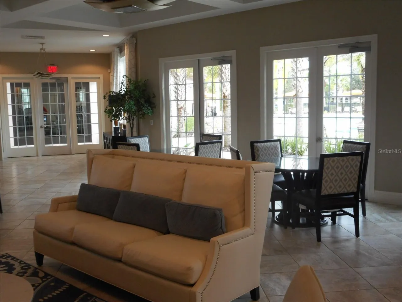 Slide show image of the Orlando Florida Home for Sale 73