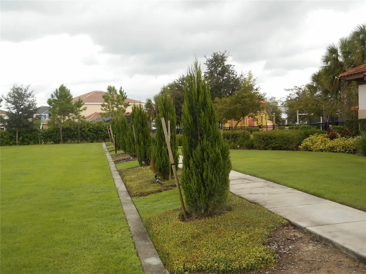 Slide show image of the Orlando Florida Home for Sale 77