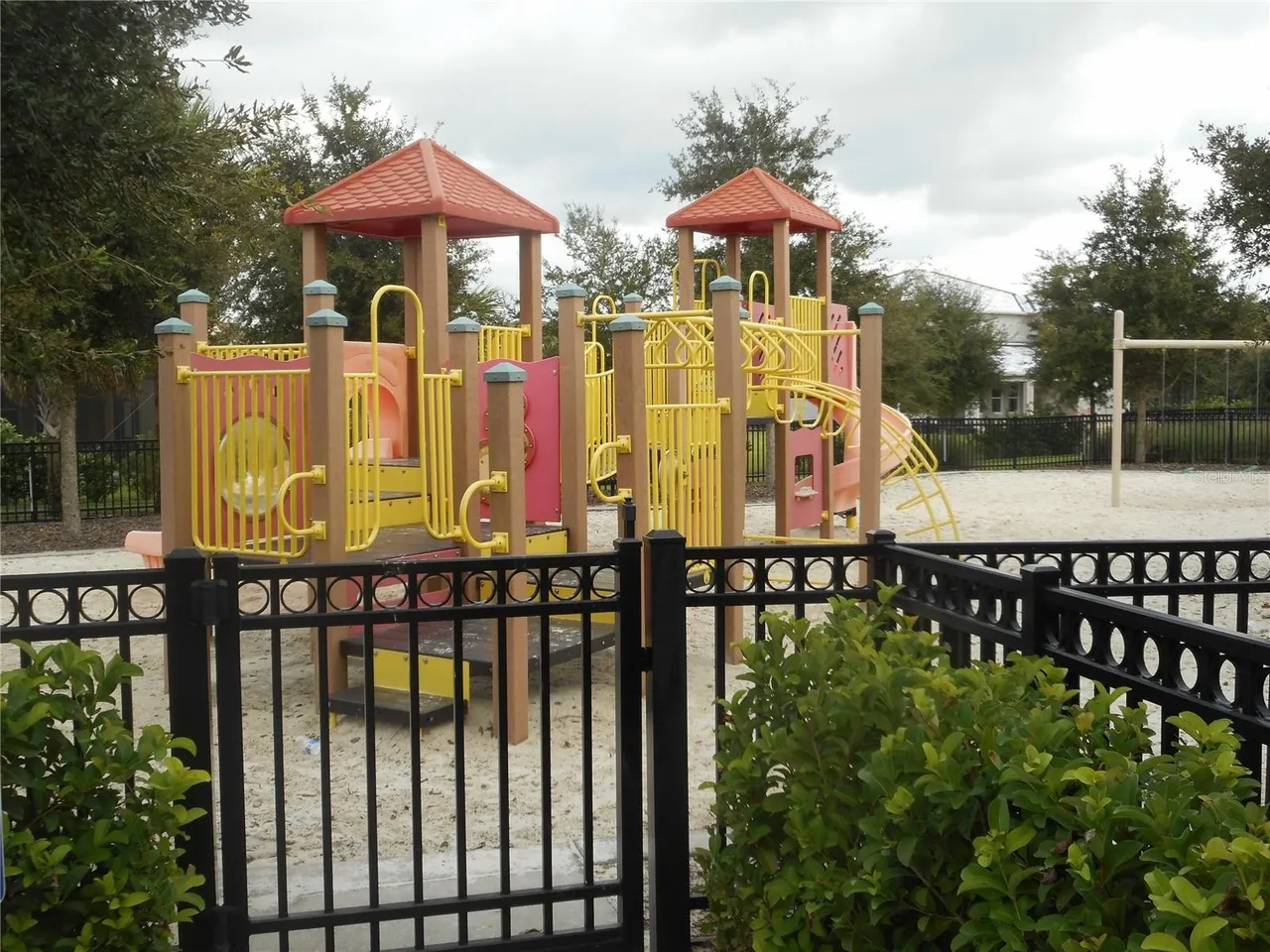 Slide show image of the Orlando Florida Home for Sale 78