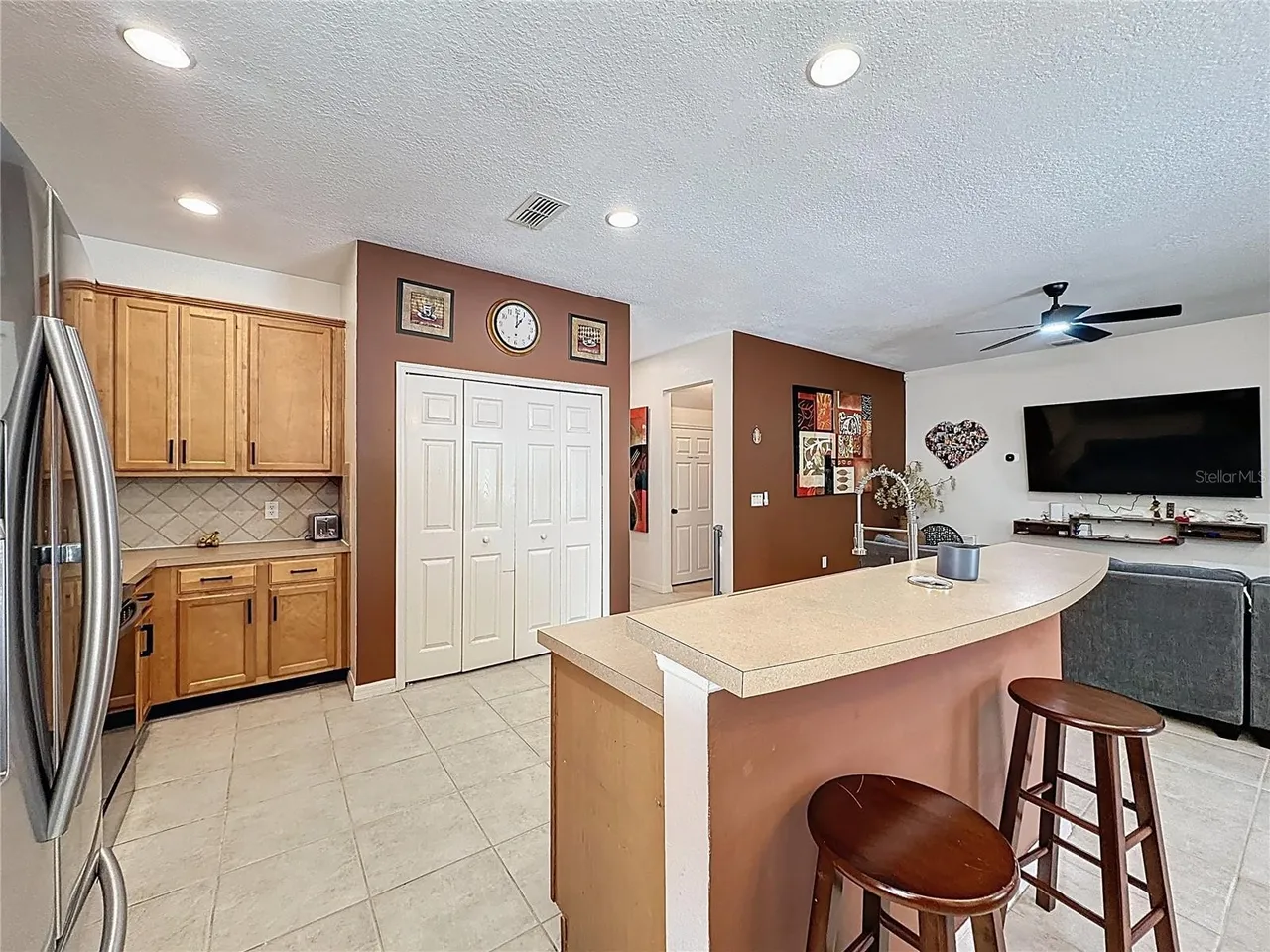 Slide show image of the Orlando Florida Home for Sale 16