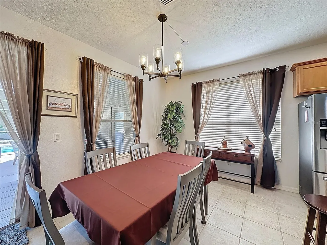 Slide show image of the Orlando Florida Home for Sale 20