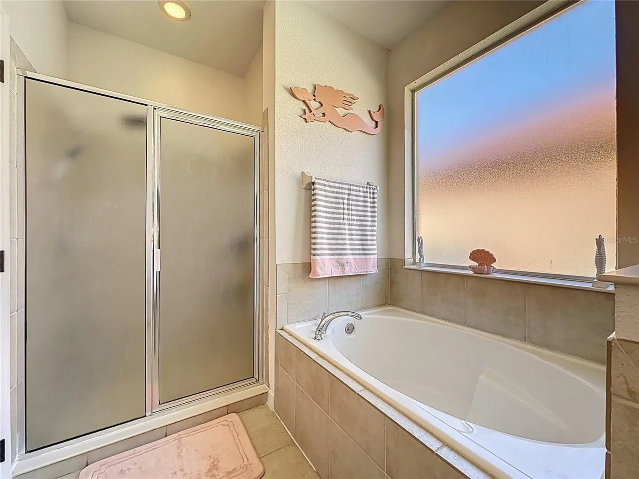 Slide show image of the Orlando Florida Home for Sale 39