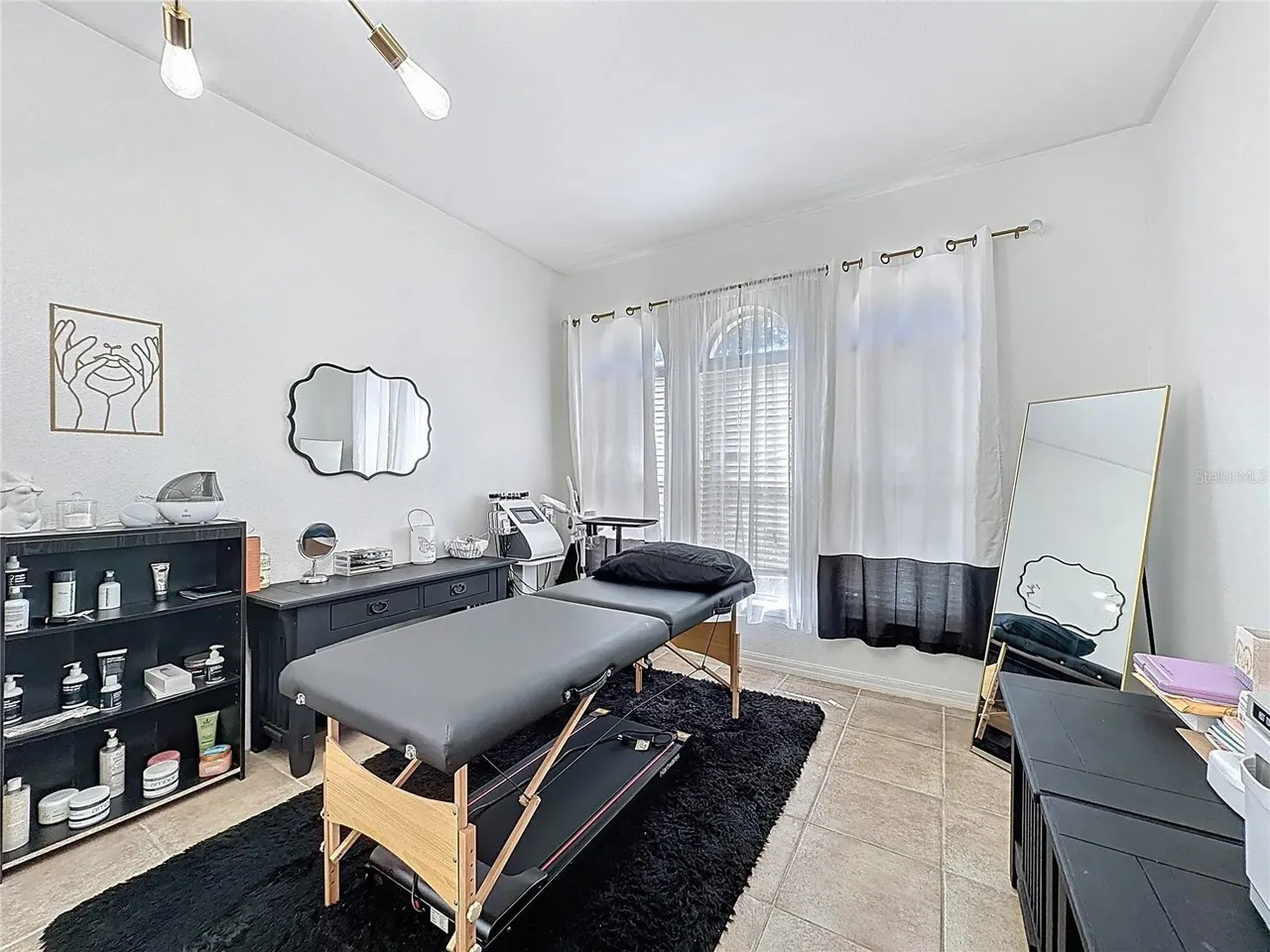 Slide show image of the Orlando Florida Home for Sale 41