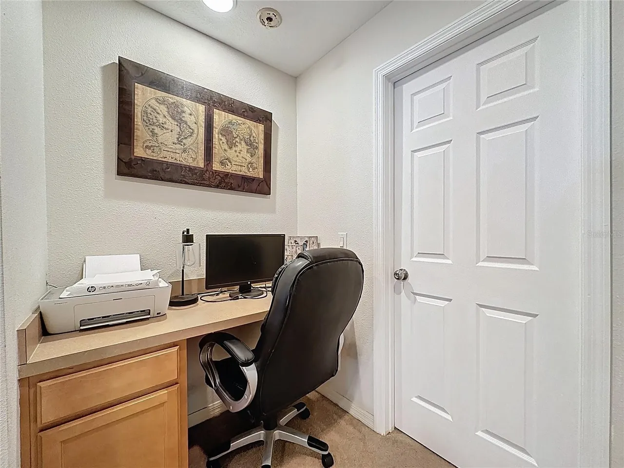 Slide show image of the Orlando Florida Home for Sale 55