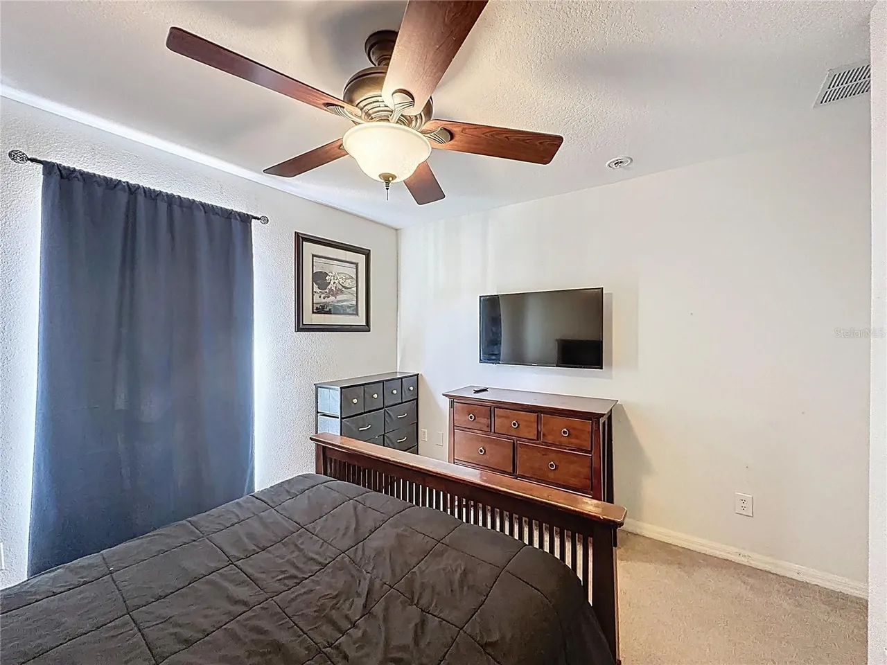 Slide show image of the Orlando Florida Home for Sale 59