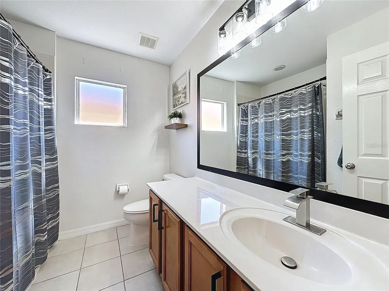 Slide show image of the Orlando Florida Home for Sale 60