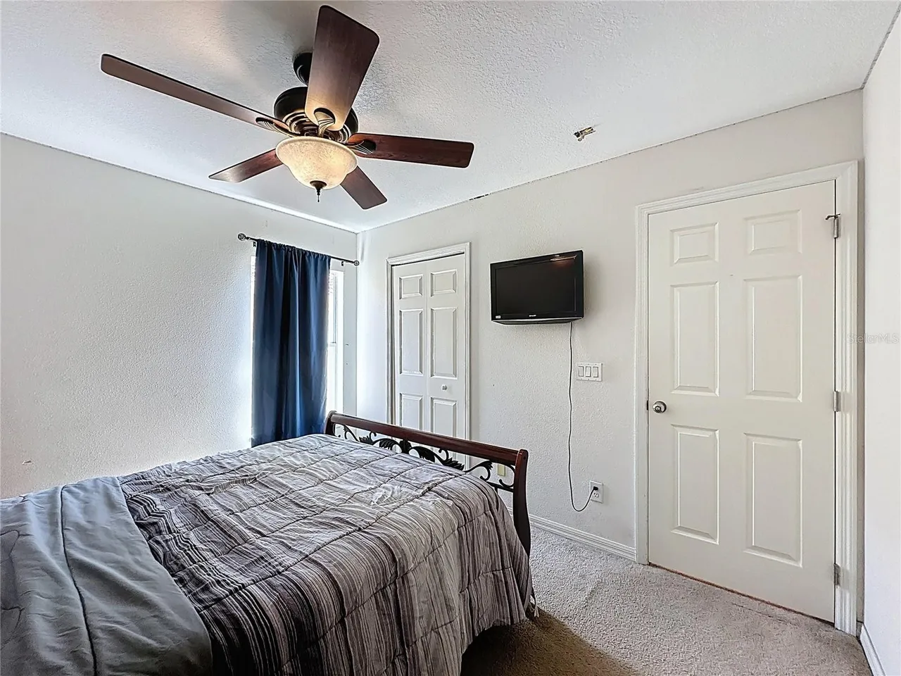 Slide show image of the Orlando Florida Home for Sale 62