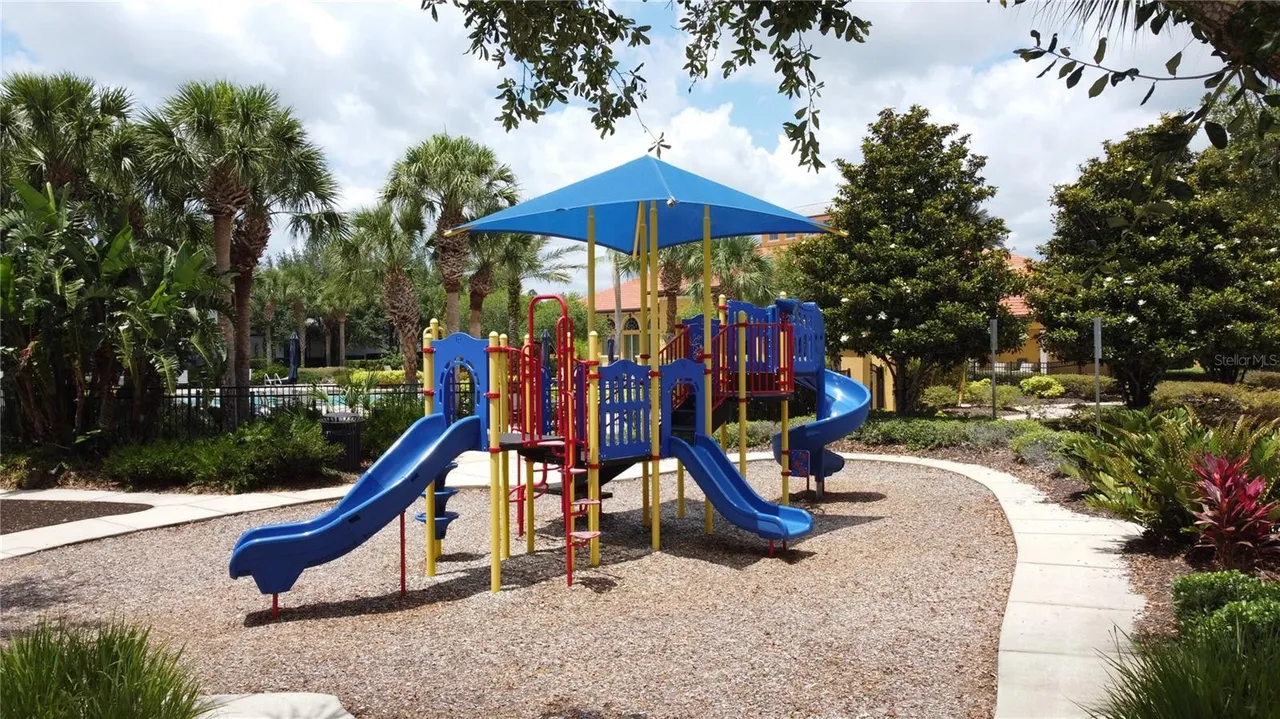 Slide show image of the Orlando Florida Home for Sale 79