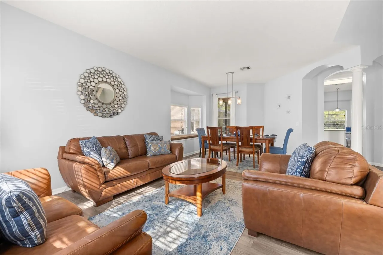 Slide show image of the Orlando Florida Home for Sale 09