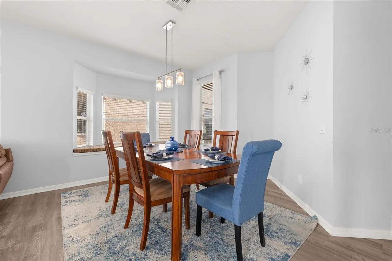 Slide show image of the Orlando Florida Home for Sale 11