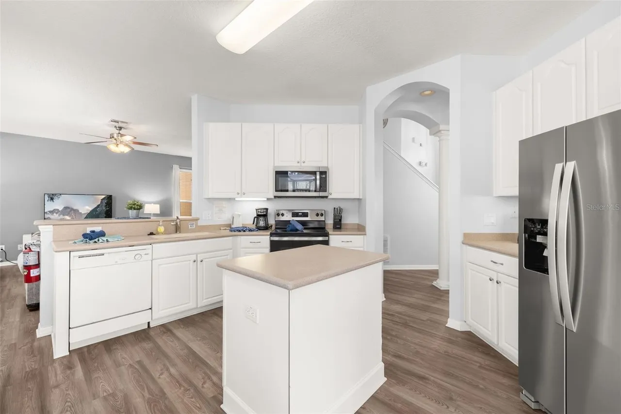 Slide show image of the Orlando Florida Home for Sale 18