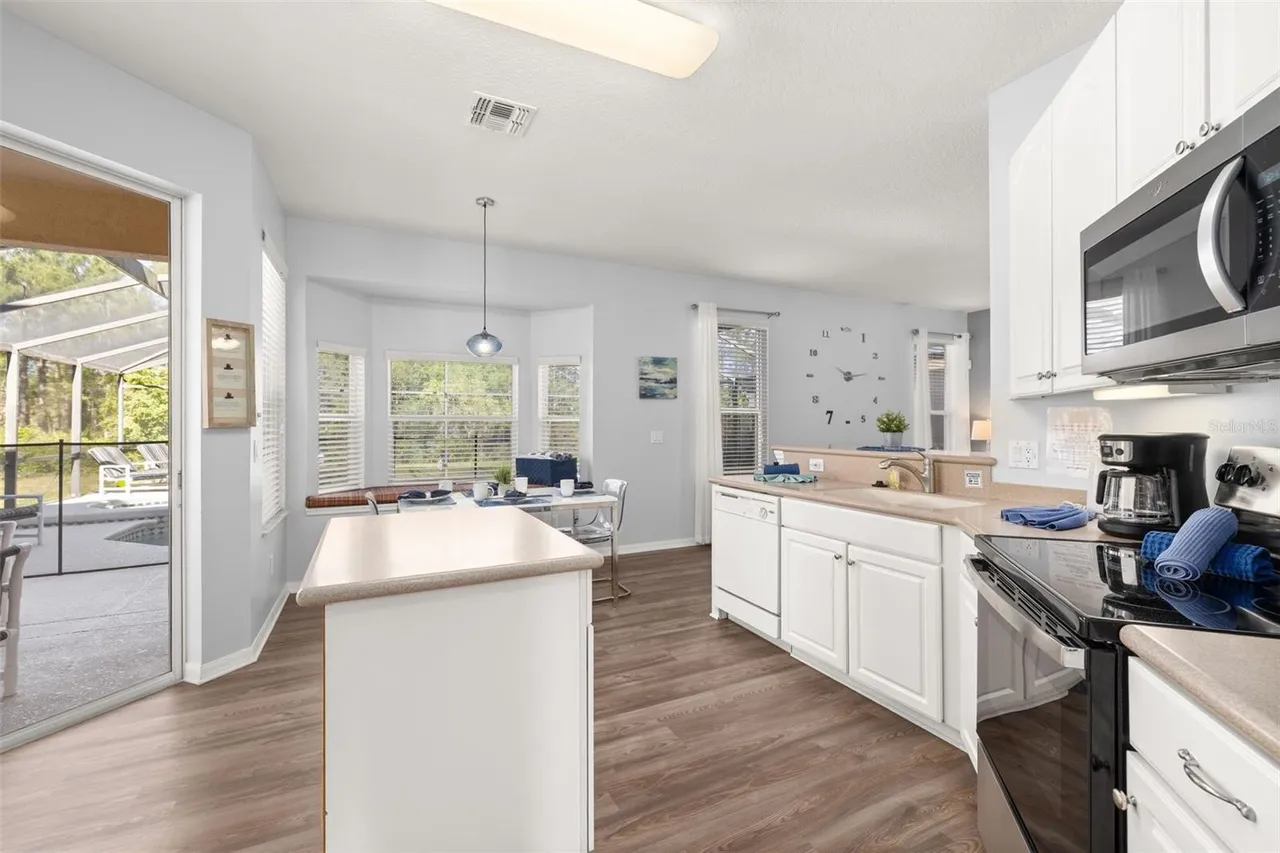 Slide show image of the Orlando Florida Home for Sale 19