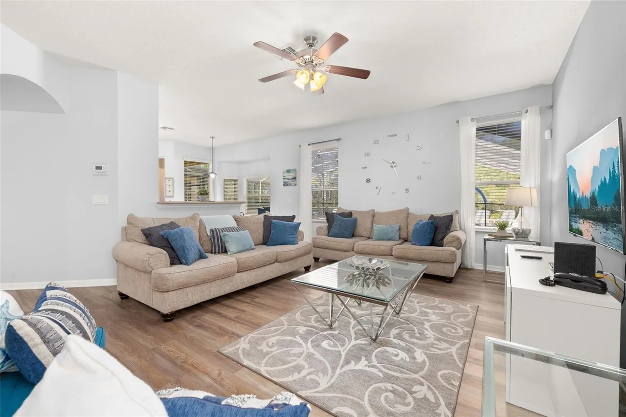 Slide show image of the Orlando Florida Home for Sale 24