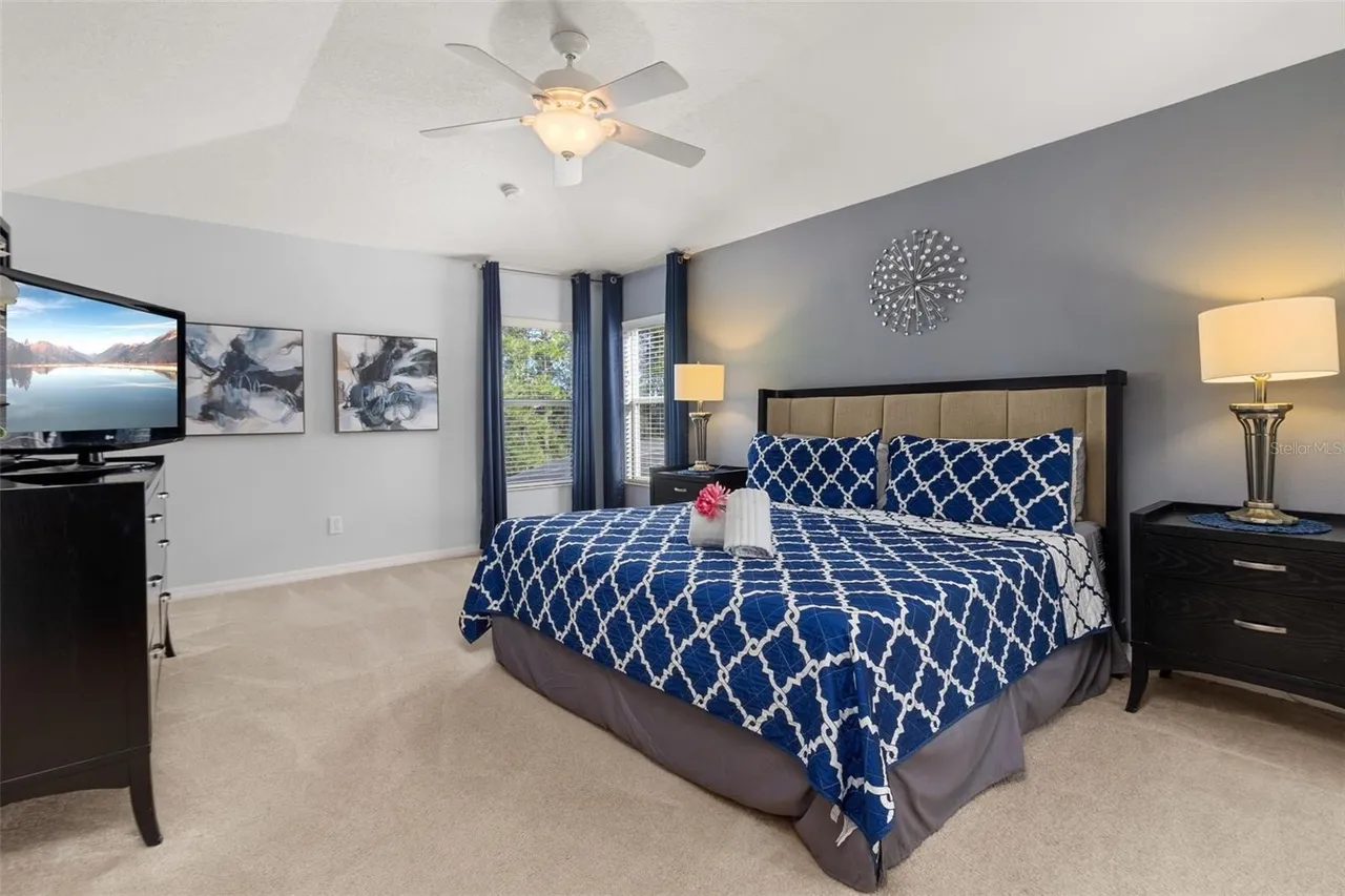 Slide show image of the Orlando Florida Home for Sale 29