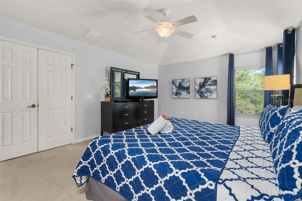 Slide show image of the Orlando Florida Home for Sale 32