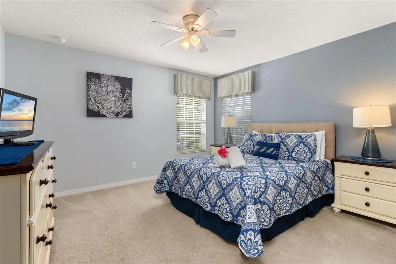 Slide show image of the Orlando Florida Home for Sale 40
