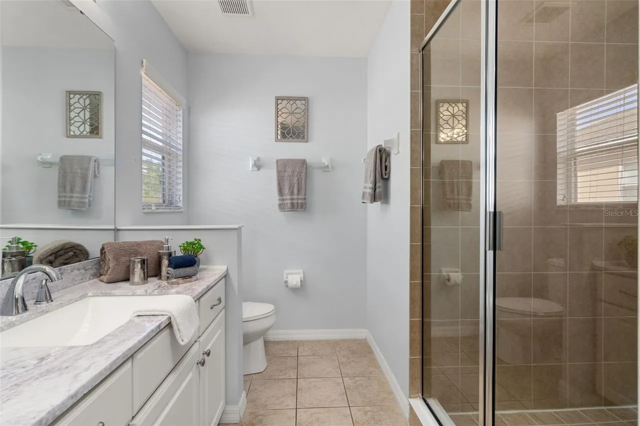 Slide show image of the Orlando Florida Home for Sale 42