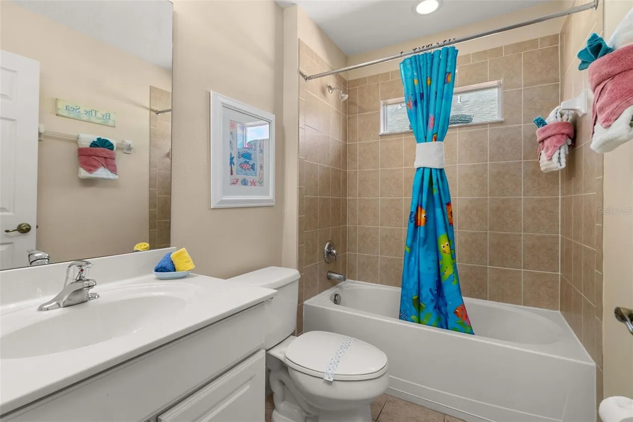 Slide show image of the Orlando Florida Home for Sale 45