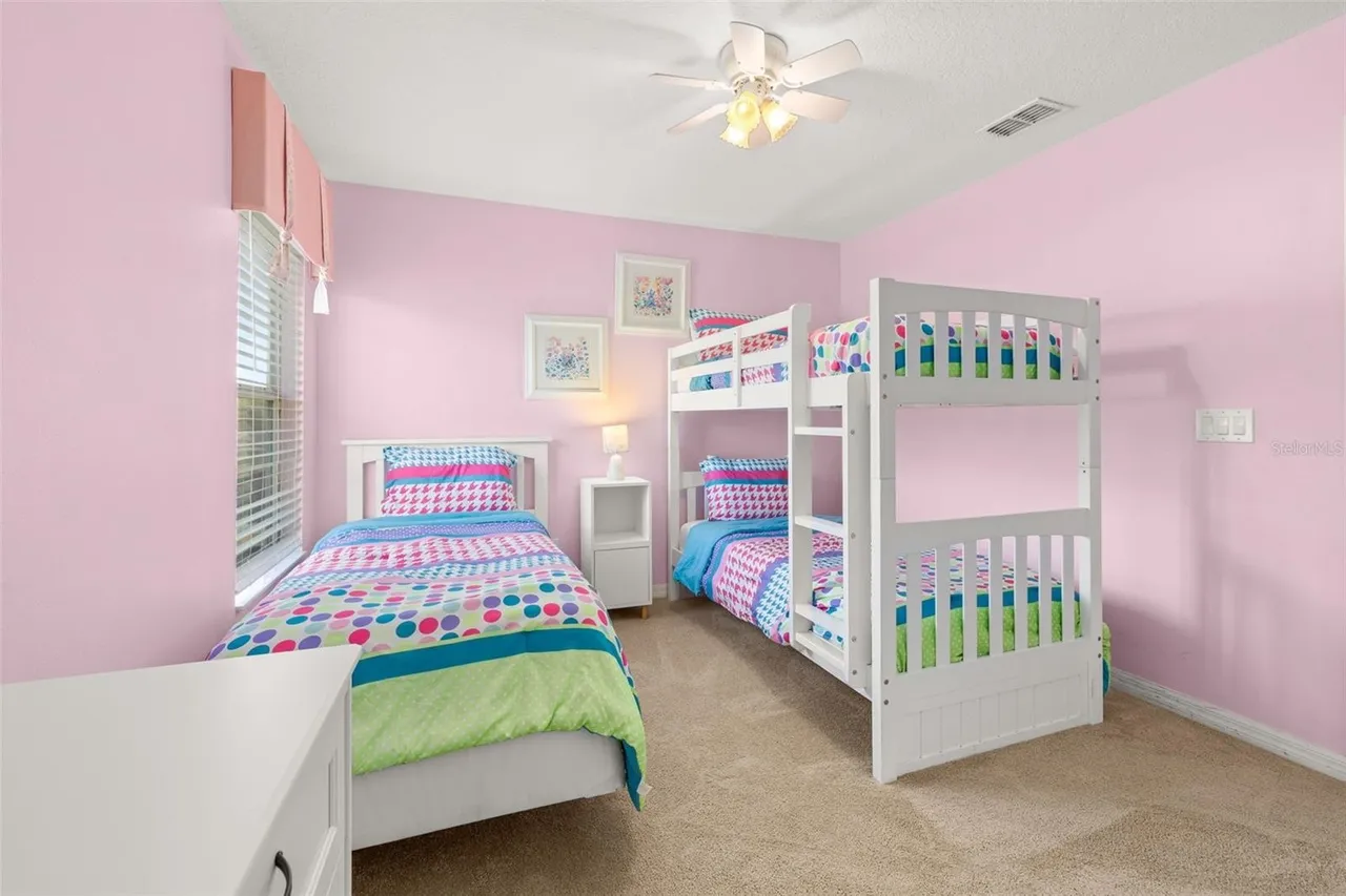 Slide show image of the Orlando Florida Home for Sale 47