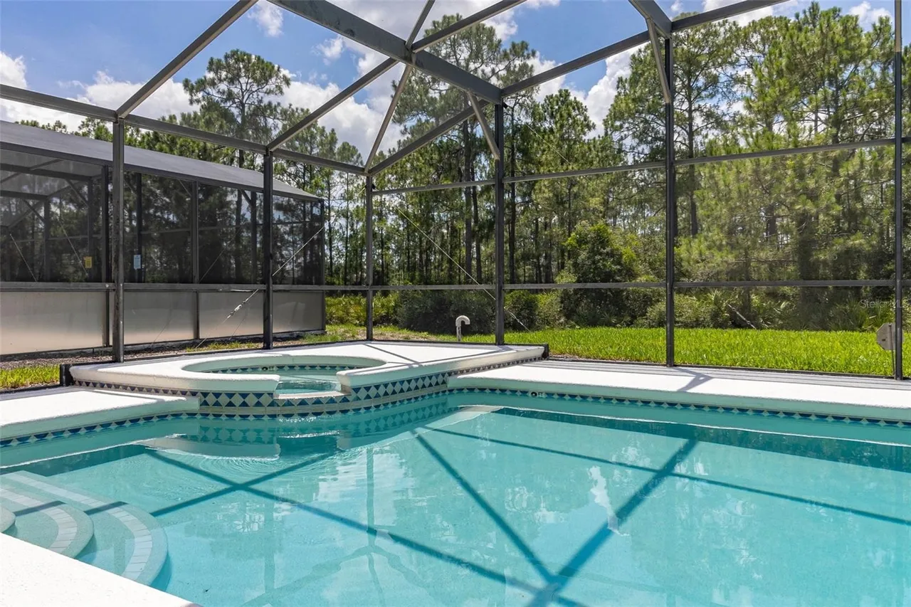 Slide show image of the Orlando Florida Home for Sale 58