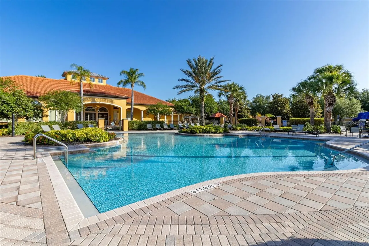 Slide show image of the Orlando Florida Home for Sale 77