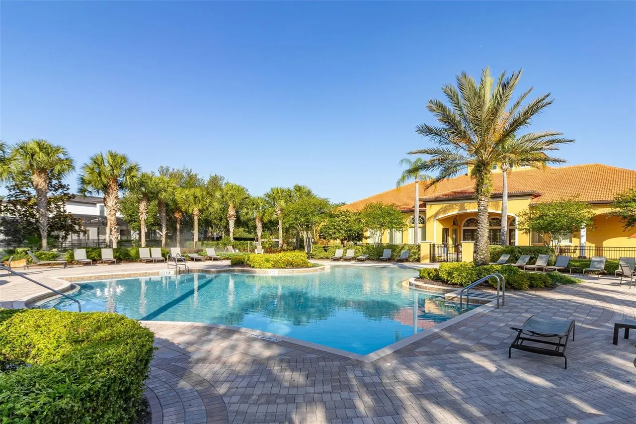 Slide show image of the Orlando Florida Home for Sale 79
