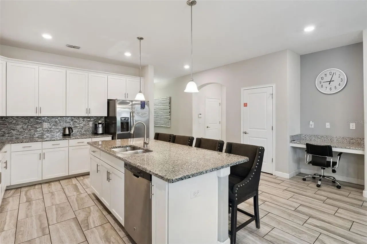 Slide show image of the Orlando Florida Home for Sale 09