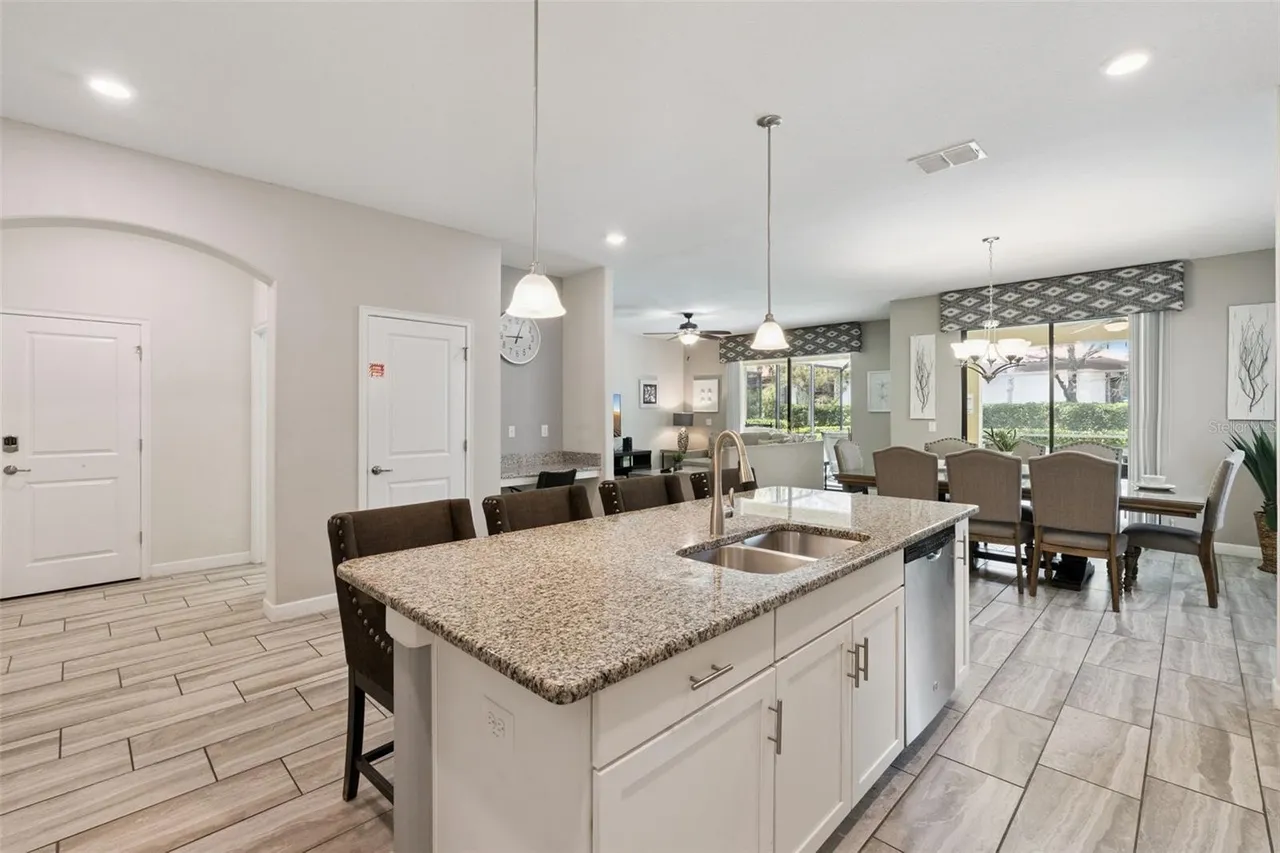 Slide show image of the Orlando Florida Home for Sale 10