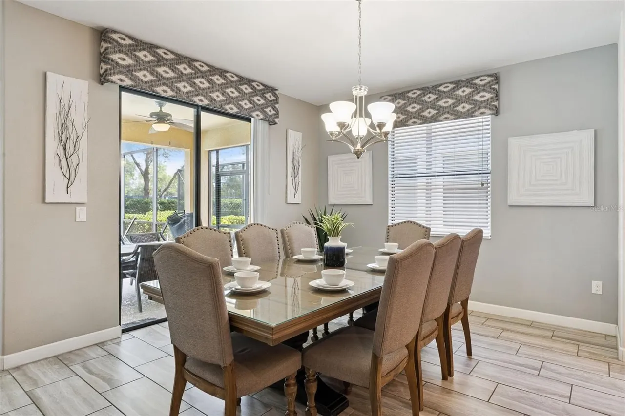 Slide show image of the Orlando Florida Home for Sale 11