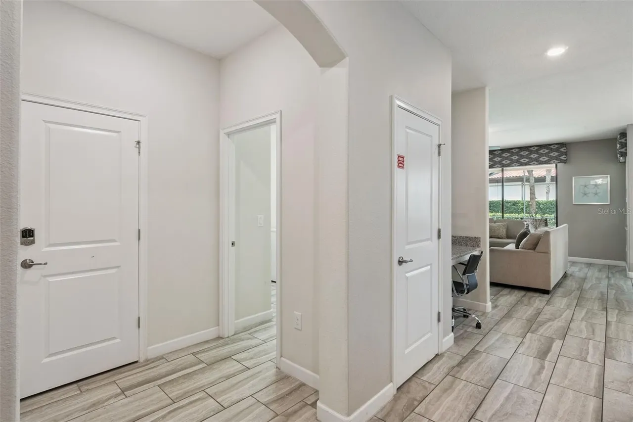 Slide show image of the Orlando Florida Home for Sale 15