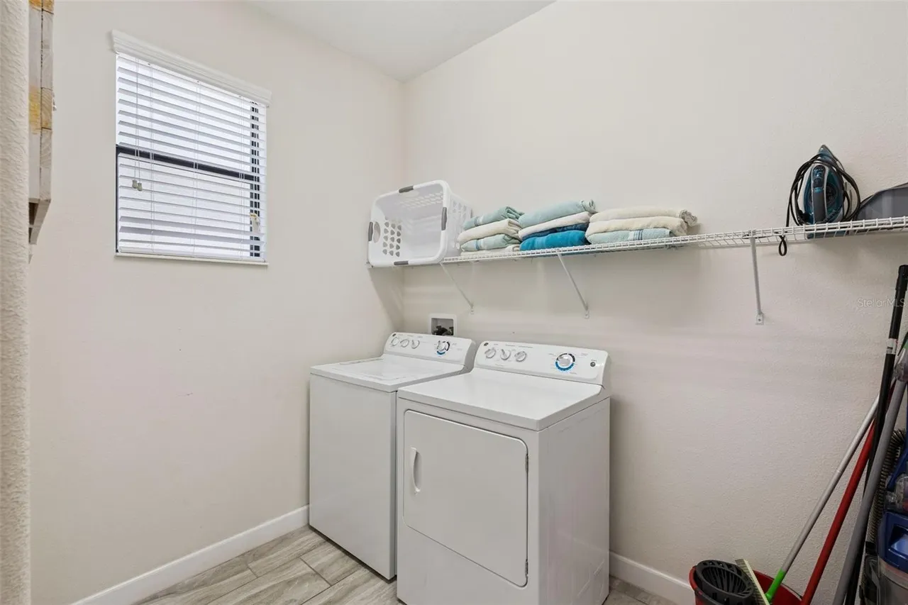 Slide show image of the Orlando Florida Home for Sale 16