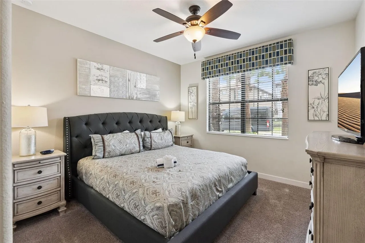 Slide show image of the Orlando Florida Home for Sale 17