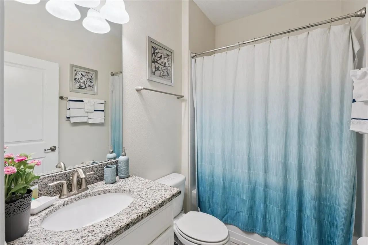 Slide show image of the Orlando Florida Home for Sale 18