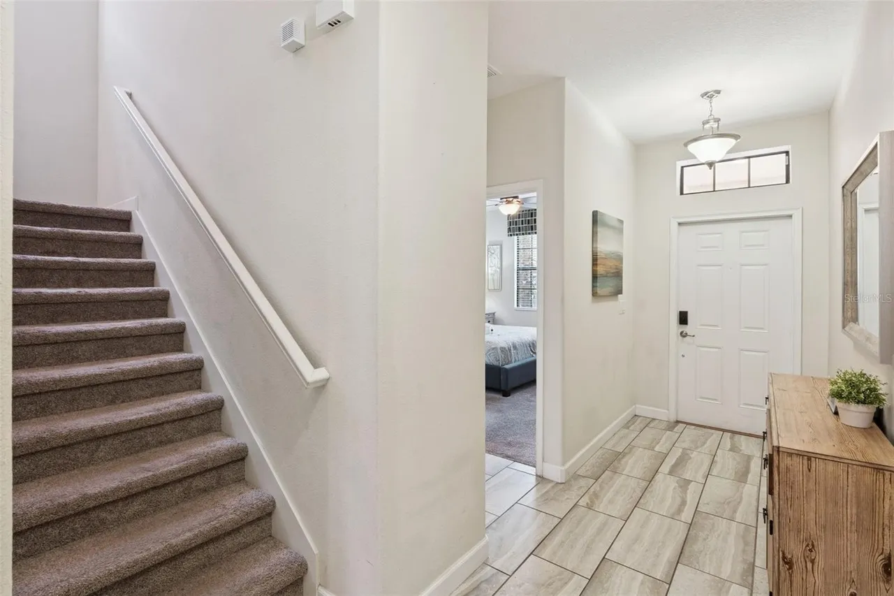 Slide show image of the Orlando Florida Home for Sale 19