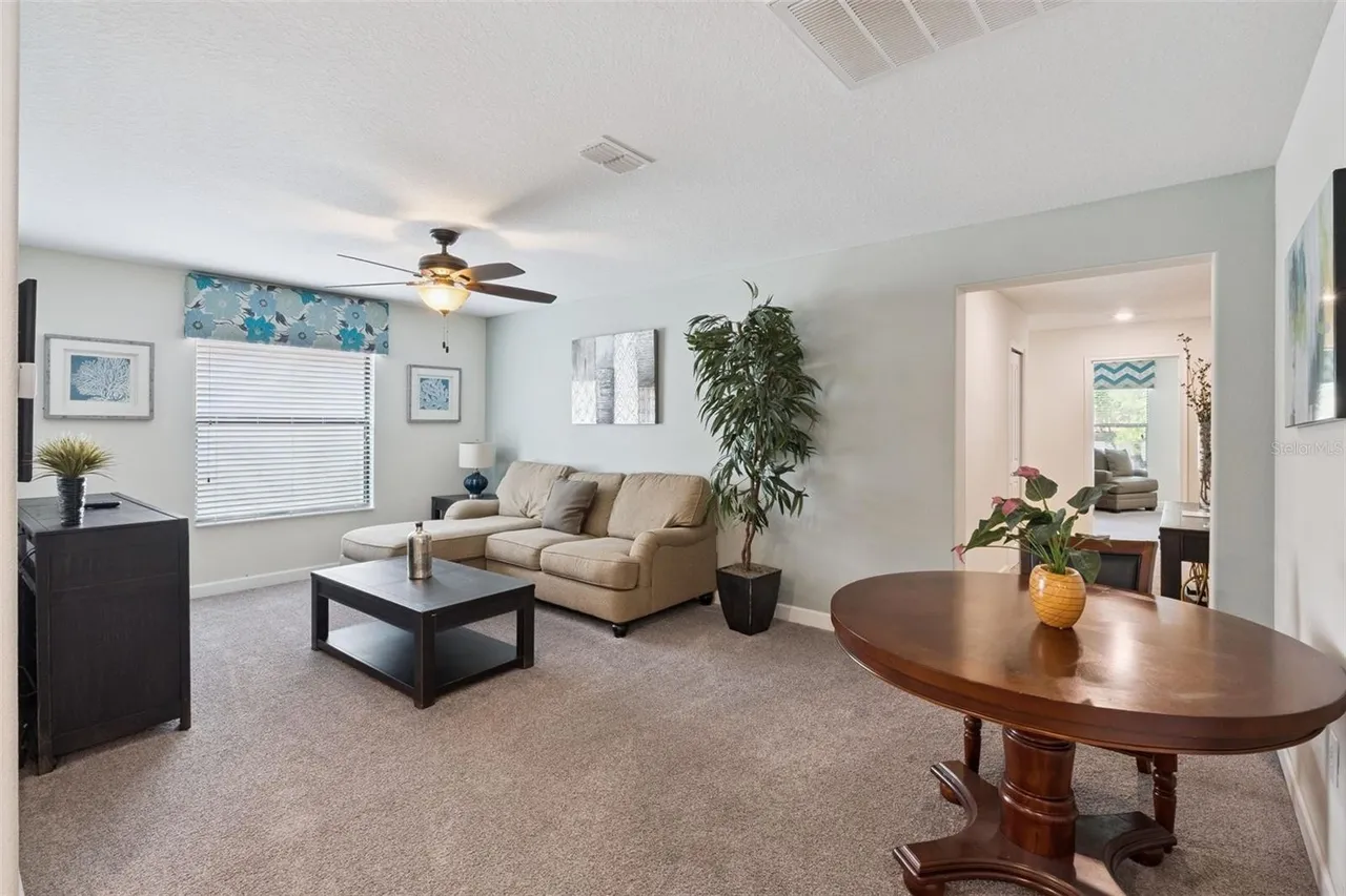 Slide show image of the Orlando Florida Home for Sale 21