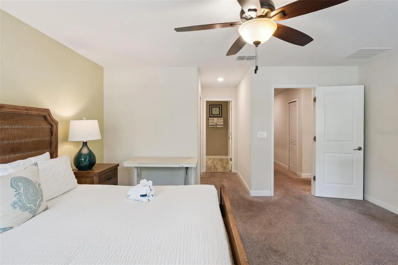 Slide show image of the Orlando Florida Home for Sale 25