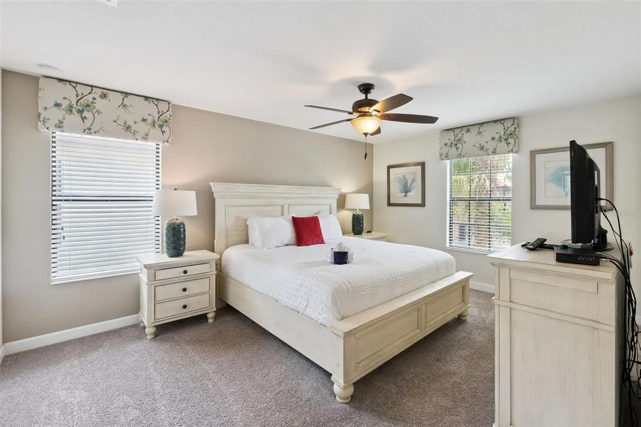 Slide show image of the Orlando Florida Home for Sale 32