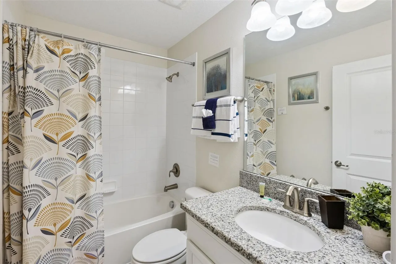 Slide show image of the Orlando Florida Home for Sale 38