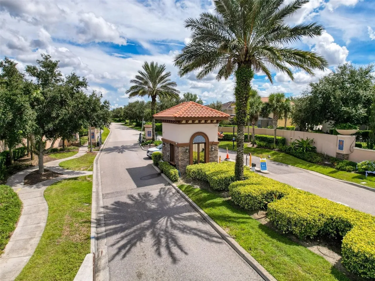 Slide show image of the Orlando Florida Home for Sale 50