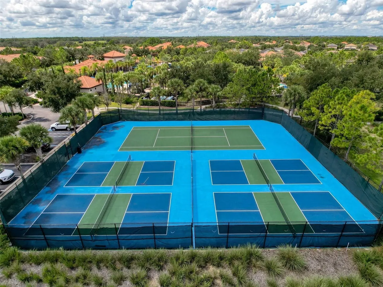 Slide show image of the Orlando Florida Home for Sale 53