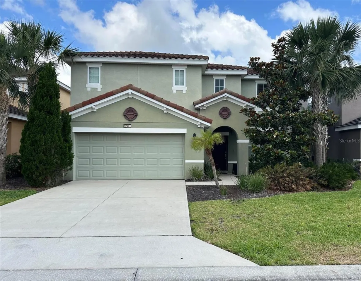 Slide show image of the Orlando Florida Home for Sale 02