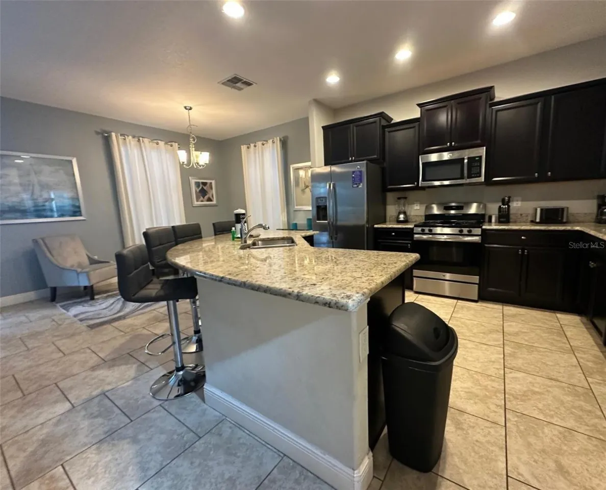 Slide show image of the Orlando Florida Home for Sale 12