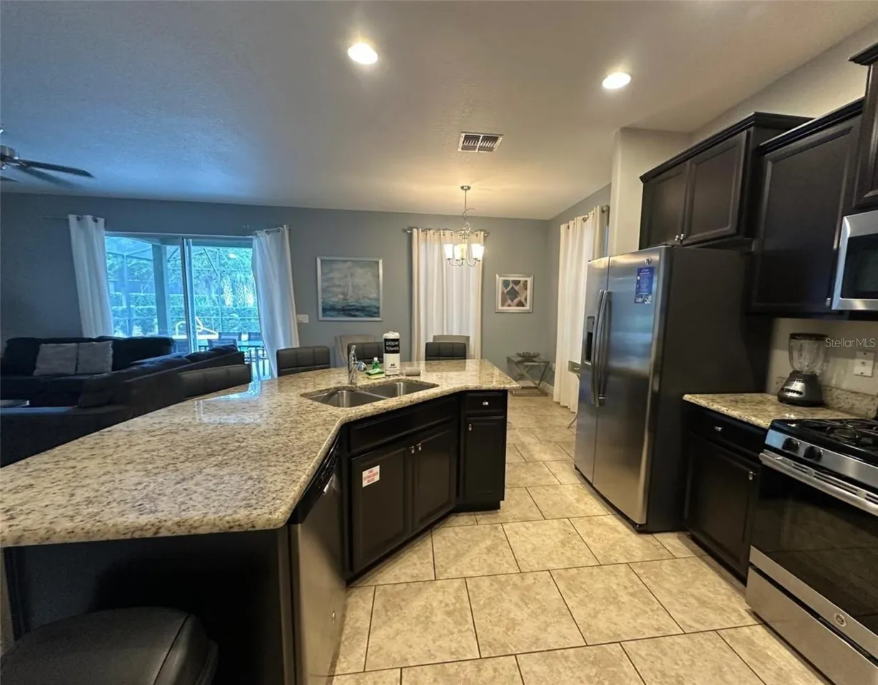 Slide show image of the Orlando Florida Home for Sale 14
