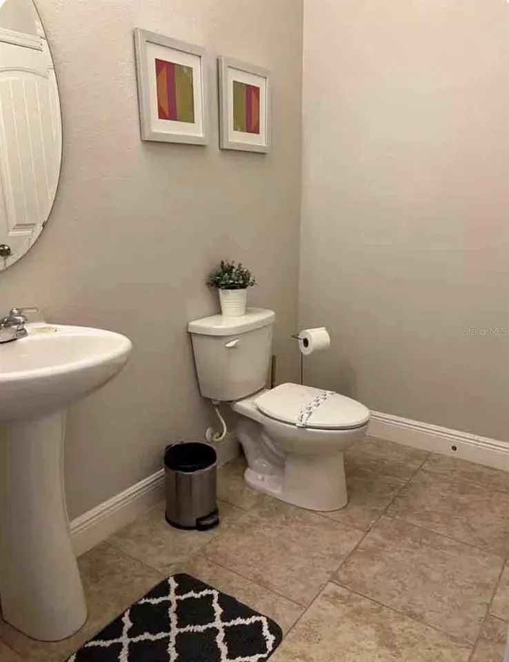 Slide show image of the Orlando Florida Home for Sale 15