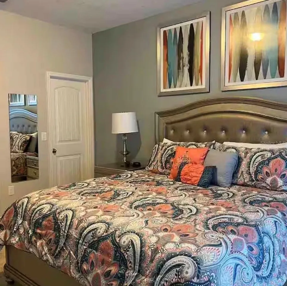 Slide show image of the Orlando Florida Home for Sale 18