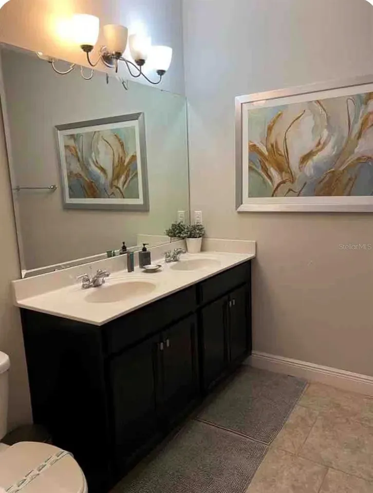 Slide show image of the Orlando Florida Home for Sale 22