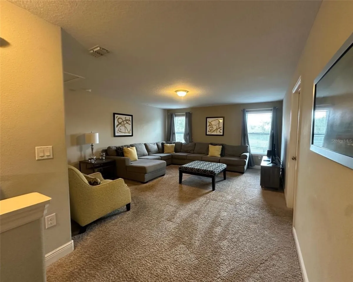 Slide show image of the Orlando Florida Home for Sale 24